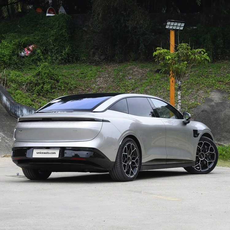 Zeekr 007 electric compact executive sedan 